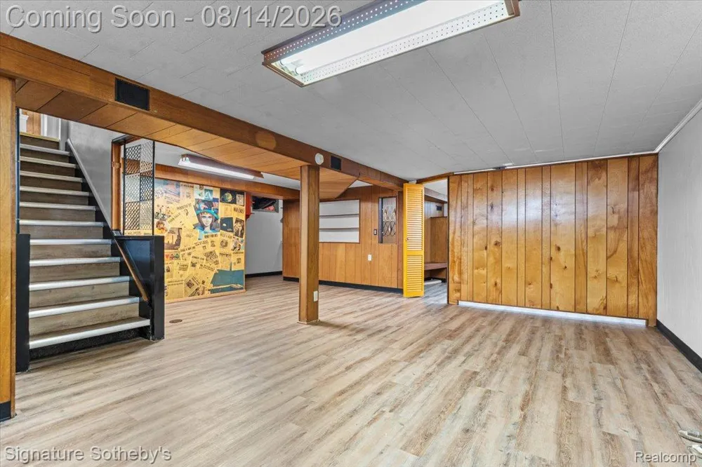 28399 Palmer Boulevard Madison Heights City, MI 48071