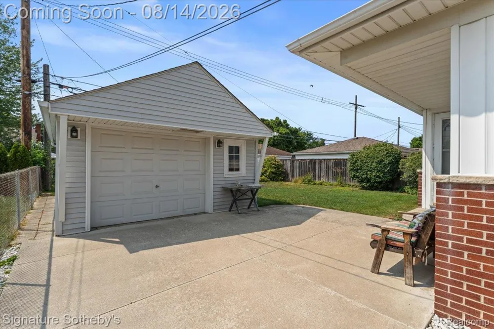 28399 Palmer Boulevard Madison Heights City, MI 48071