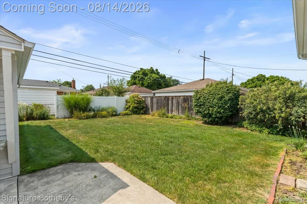 28399 Palmer Boulevard Madison Heights City, MI 48071