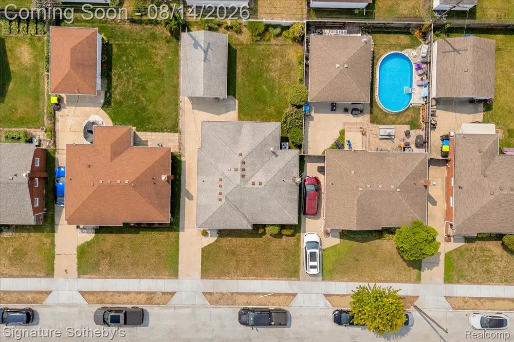 28399 Palmer Boulevard Madison Heights City, MI 48071