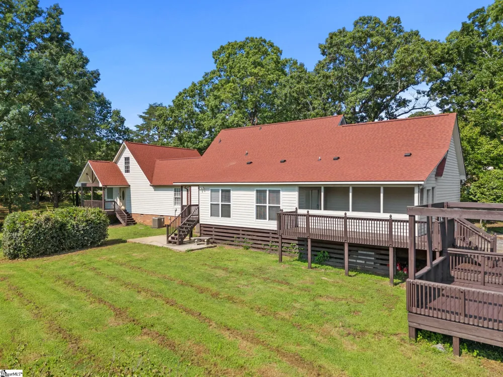 40 Ridings Road Campobello, SC 29322