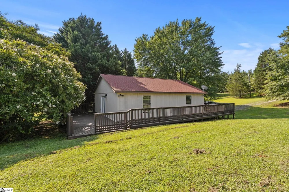 40 Ridings Road Campobello, SC 29322