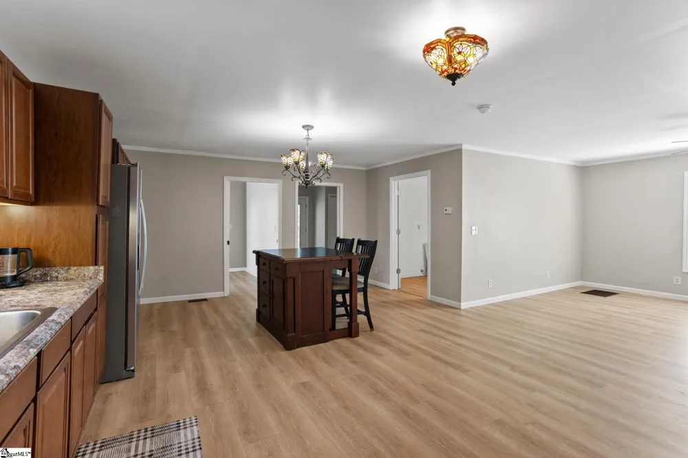 40 Ridings Road Campobello, SC 29322