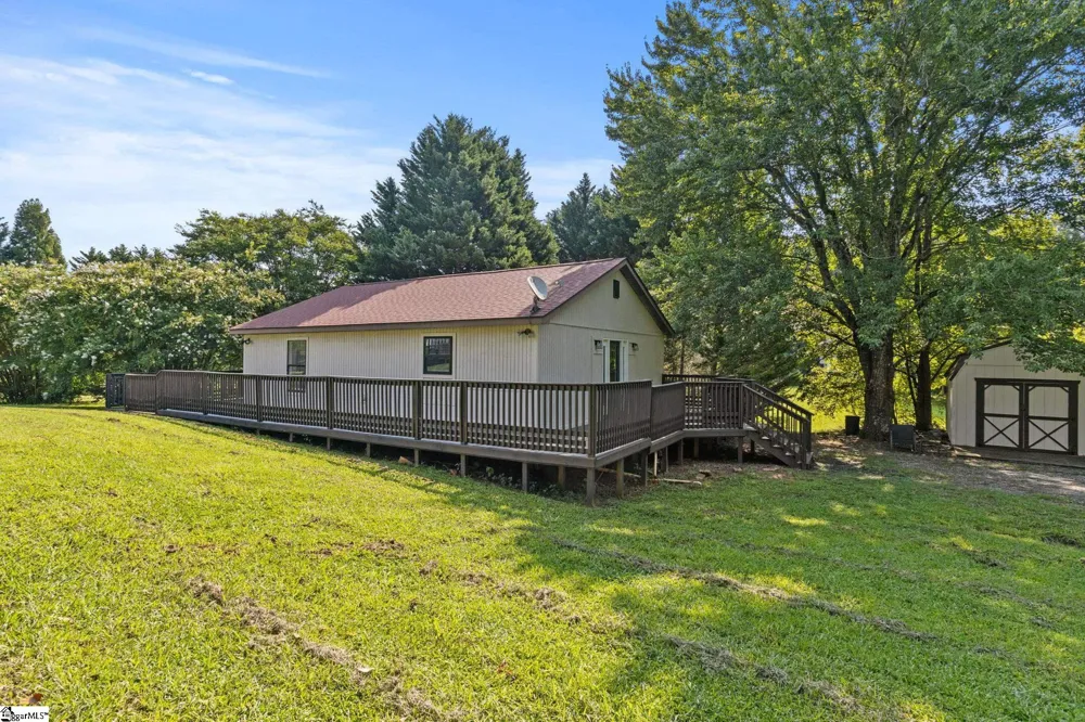 40 Ridings Road Campobello, SC 29322