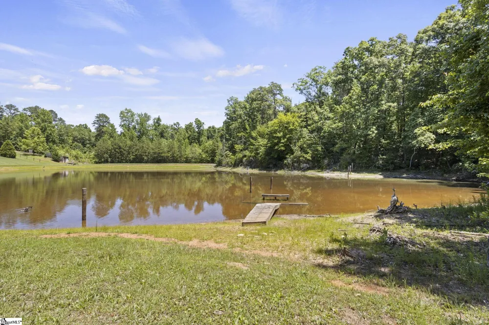 40 Ridings Road Campobello, SC 29322