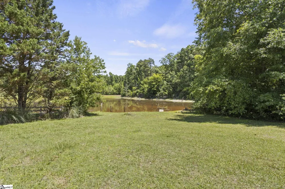 40 Ridings Road Campobello, SC 29322