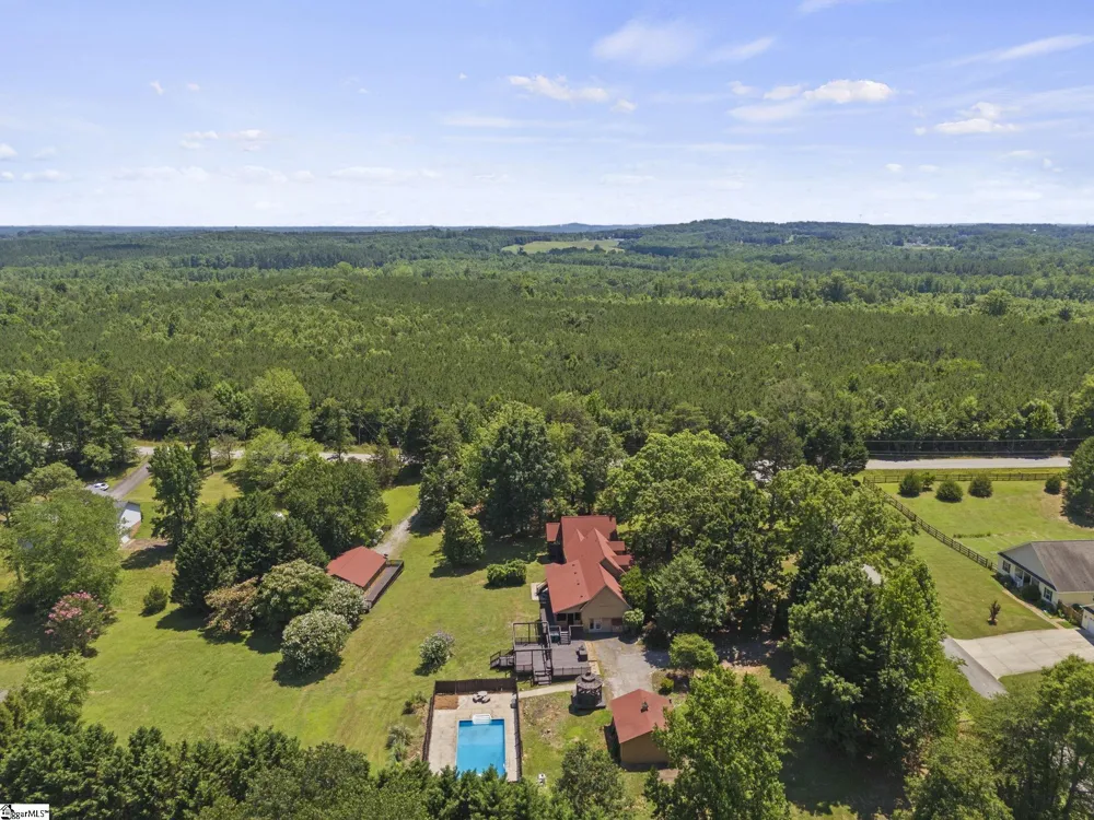 40 Ridings Road Campobello, SC 29322