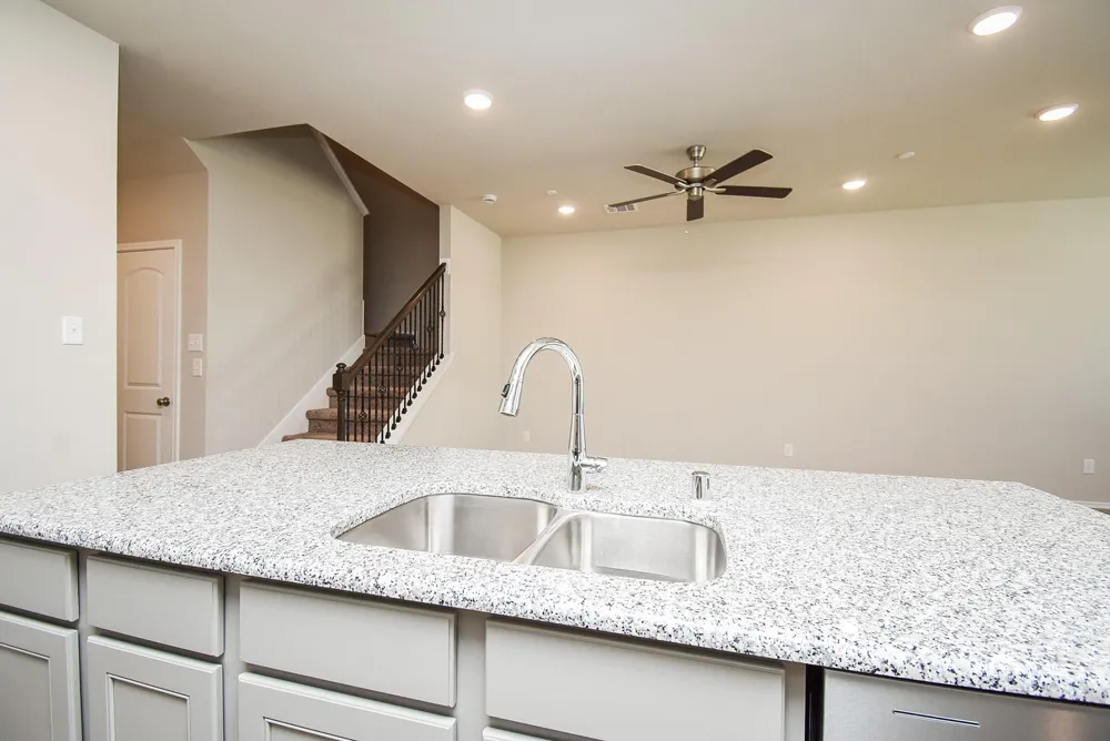 2910 Scanlan Meadow #18 Missouri City, TX 77459