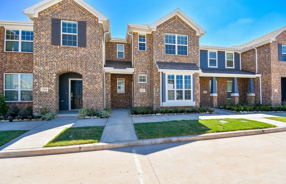 2910 Scanlan Meadow #18 Missouri City, TX 77459