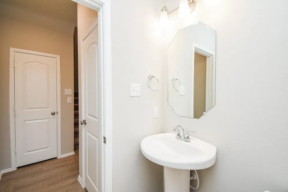 2910 Scanlan Meadow #18 Missouri City, TX 77459
