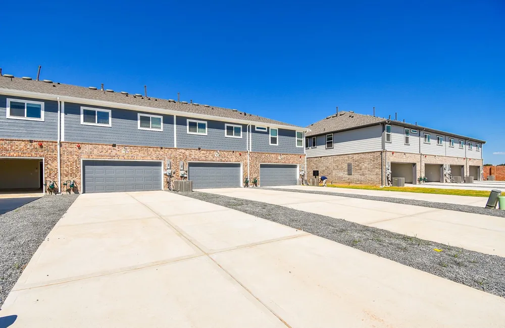 2910 Scanlan Meadow #18 Missouri City, TX 77459