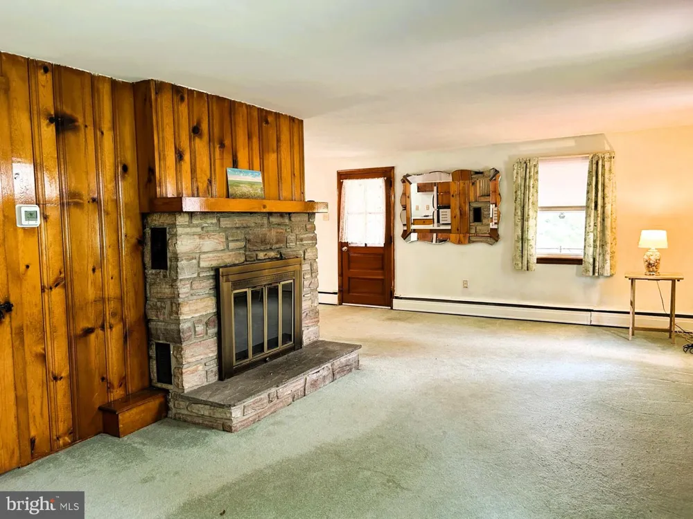 19 CEPP ROAD Perkiomenville, PA 18074