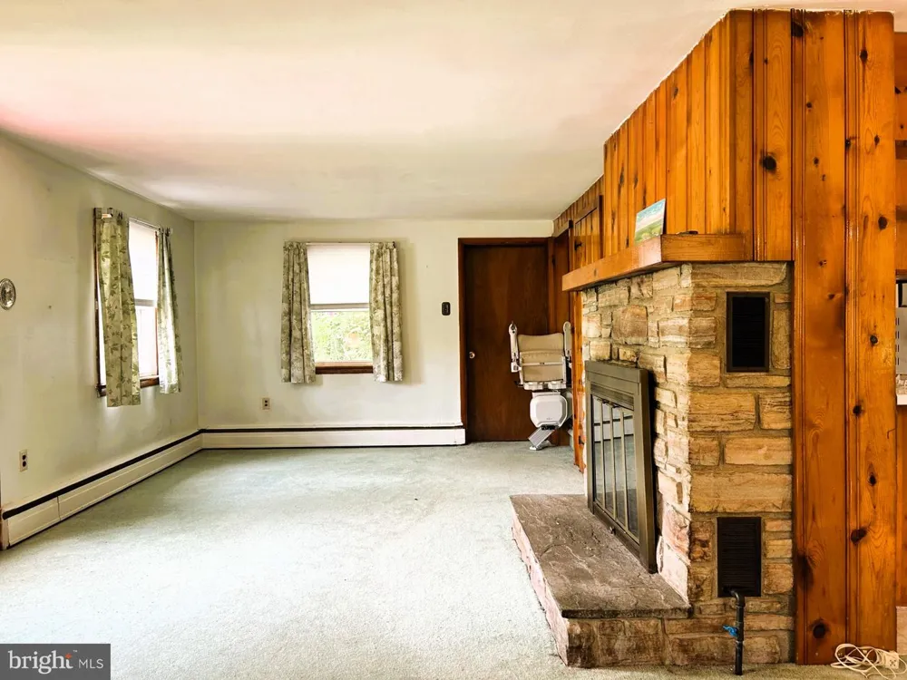 19 CEPP ROAD Perkiomenville, PA 18074