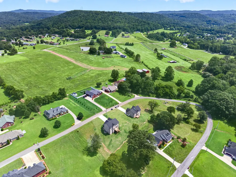 4560 Twin Creeks Dr Cookeville, TN 38506