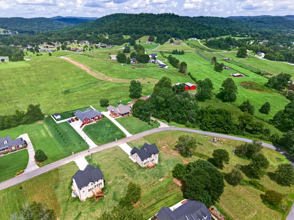 4556 Twin Creeks Dr Cookeville, TN 38506