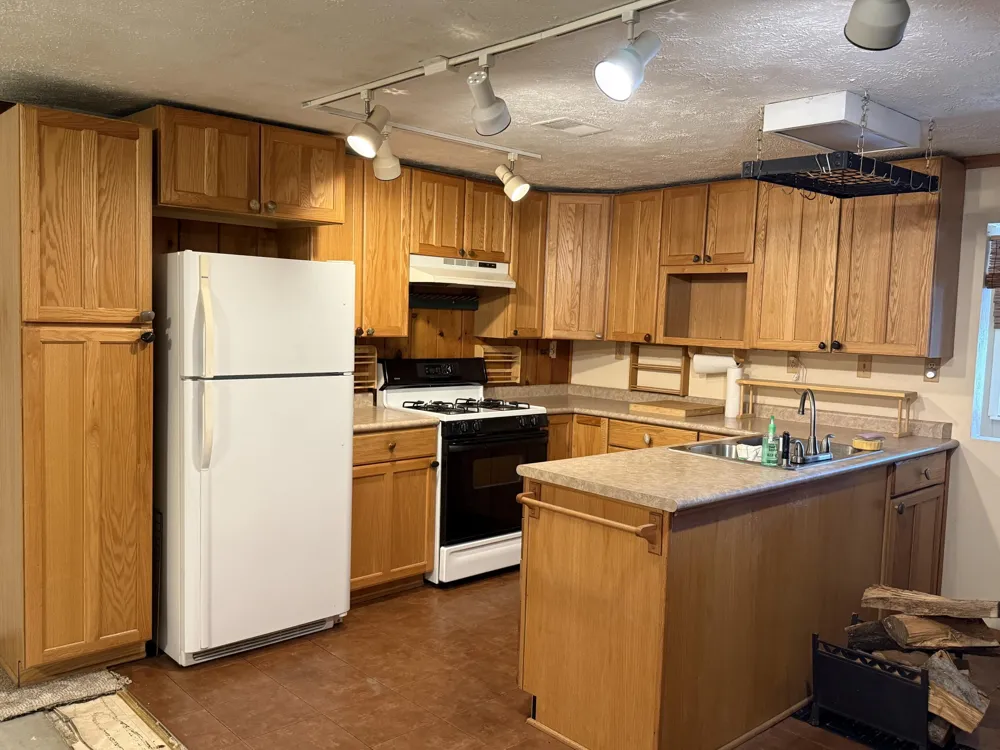 2591 Tonawanda Road Unknown, MI 49637