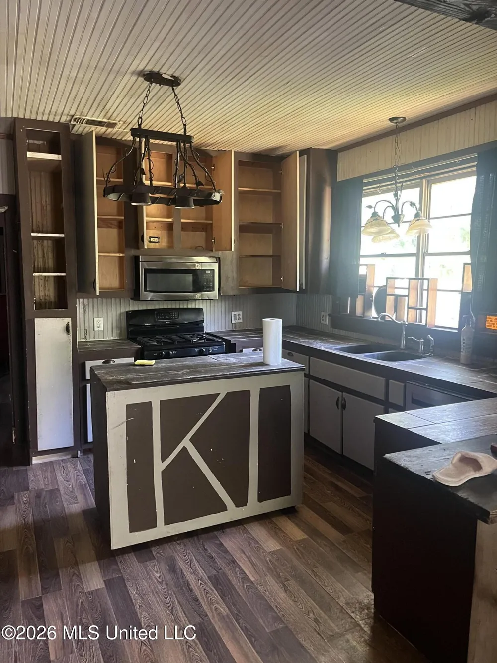 1127 Amar Street Waveland, MS 39576