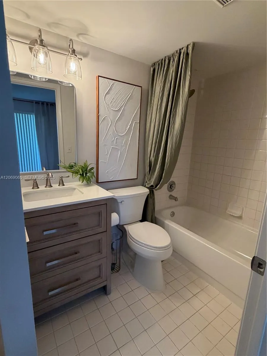 750 SW 133rd Ter #403C Pembroke Pines, FL 33027