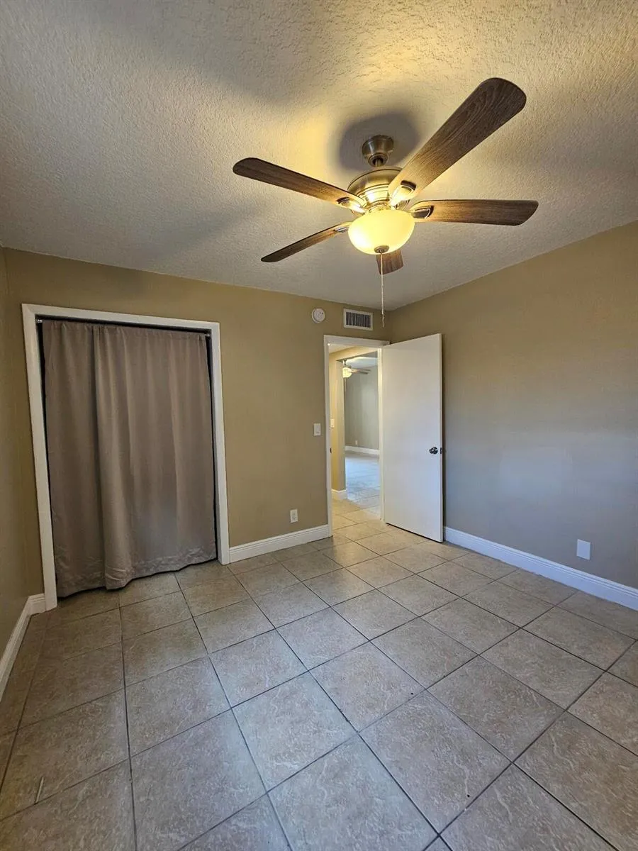 1200 W Blue Heron Boulevard #5 Riviera Beach, FL 33404