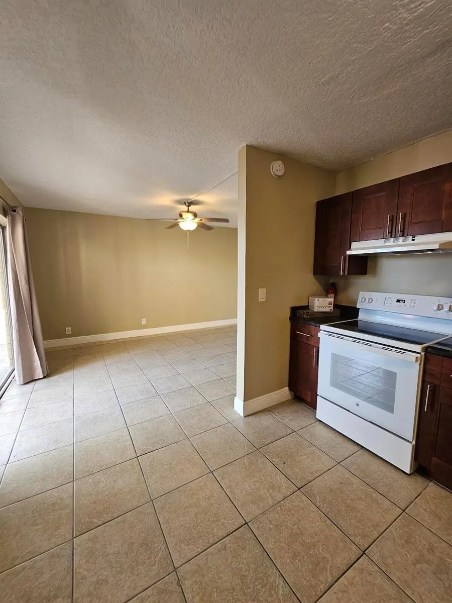 1200 W Blue Heron Boulevard #5 Riviera Beach, FL 33404