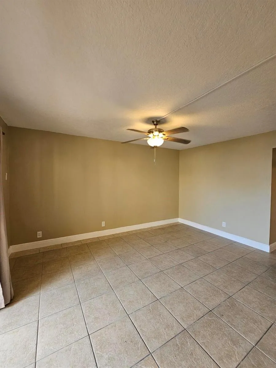1200 W Blue Heron Boulevard #5 Riviera Beach, FL 33404