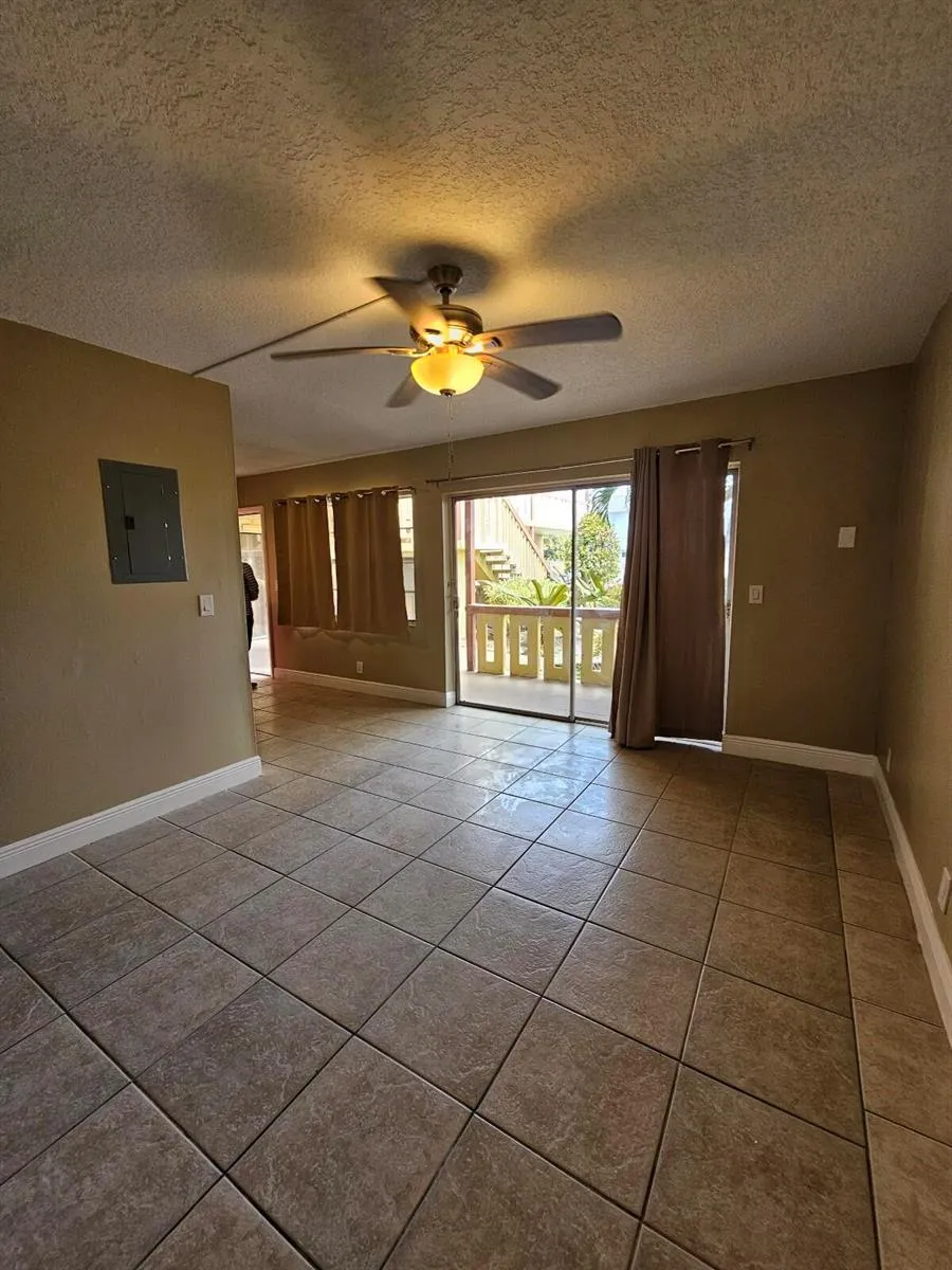 1200 W Blue Heron Boulevard #5 Riviera Beach, FL 33404