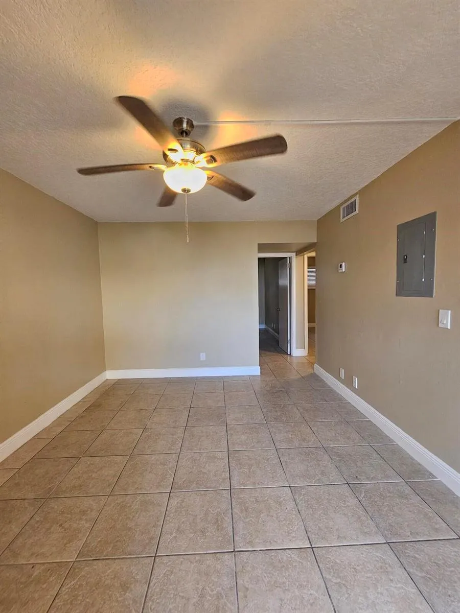 1200 W Blue Heron Boulevard #5 Riviera Beach, FL 33404