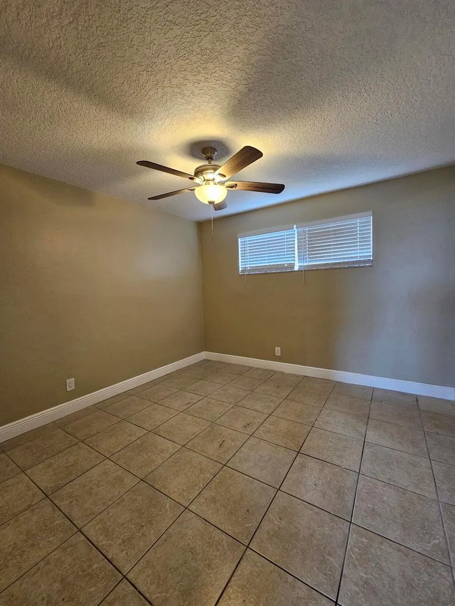 1200 W Blue Heron Boulevard #5 Riviera Beach, FL 33404