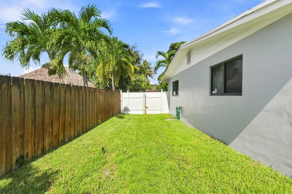 4110 NW 16TH AVENUE Oakland Park, FL 33309