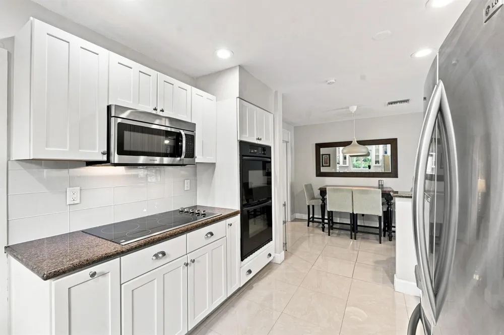 4110 NW 16TH AVENUE Oakland Park, FL 33309