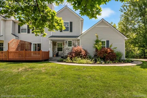 242 Barrington Circle