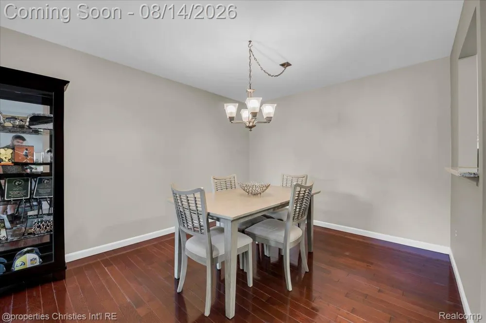 242 Barrington Circle Orion Charter Township, MI 48360