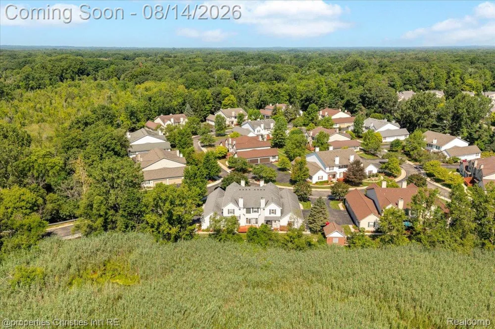 242 Barrington Circle Orion Charter Township, MI 48360