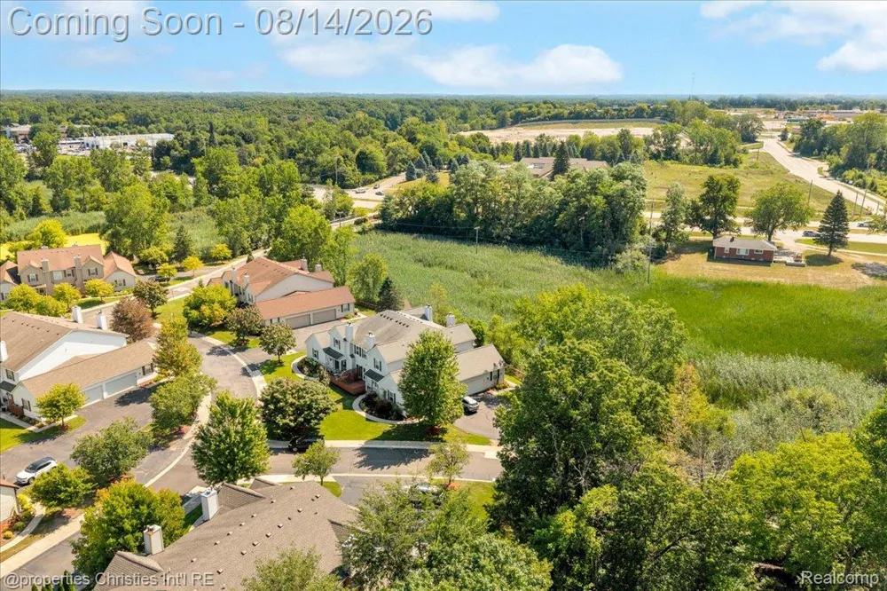 242 Barrington Circle Orion Charter Township, MI 48360