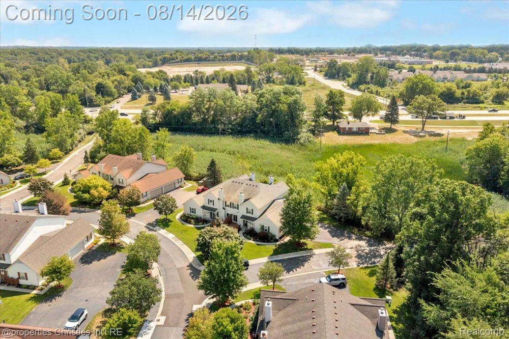 242 Barrington Circle Orion Charter Township, MI 48360