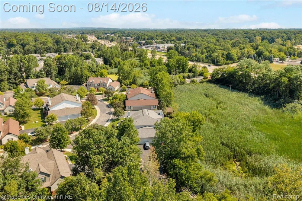 242 Barrington Circle Orion Charter Township, MI 48360