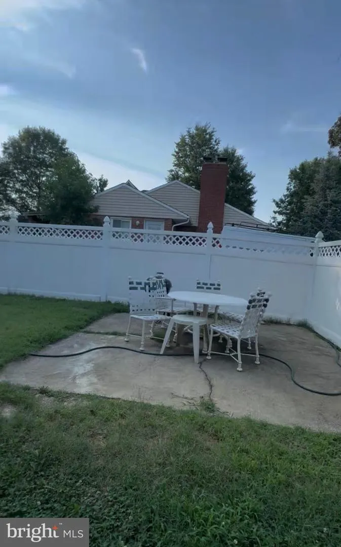 5710 DANNYS PL Alexandria, VA 22311