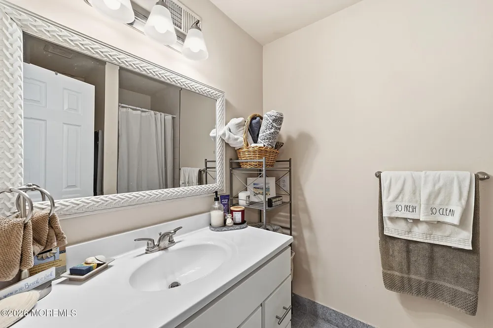 8 Cooper Court Freehold, NJ 07728