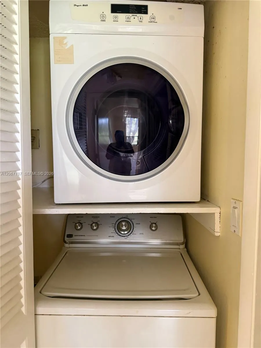 6751 University Dr #216 Tamarac, FL 33321