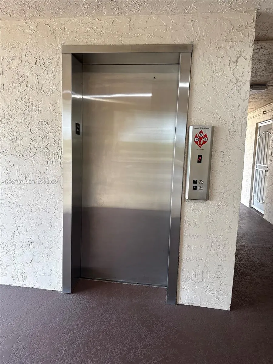 6751 University Dr #216 Tamarac, FL 33321
