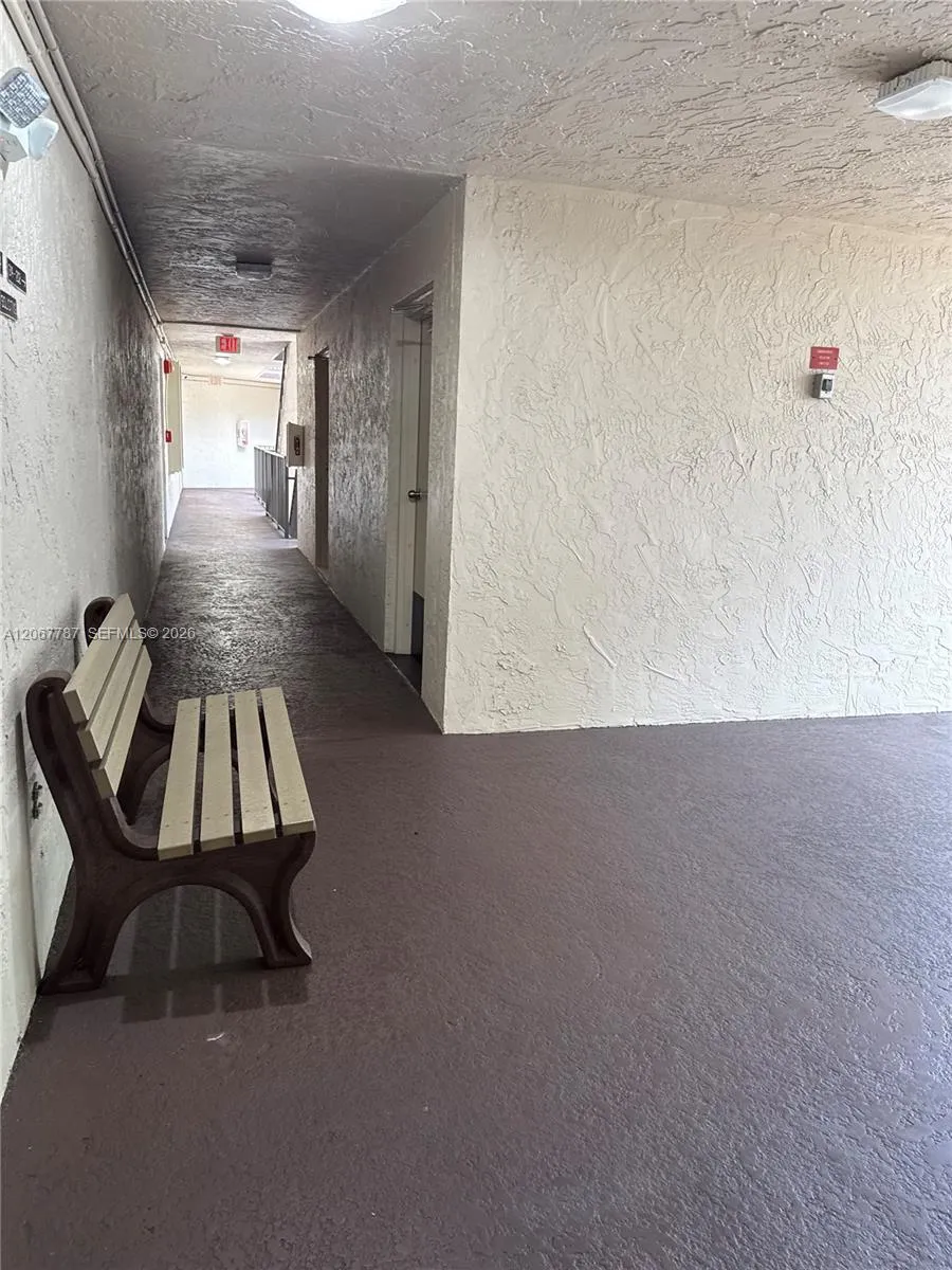 6751 University Dr #216 Tamarac, FL 33321