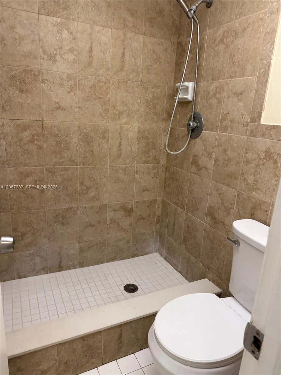 6751 University Dr #216 Tamarac, FL 33321
