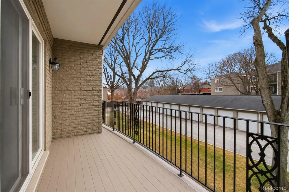 1115 OLD WOODWARD AVE #66 Birmingham City, MI 48009