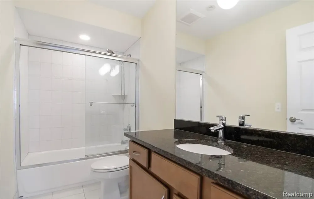 1115 OLD WOODWARD AVE #66 Birmingham City, MI 48009