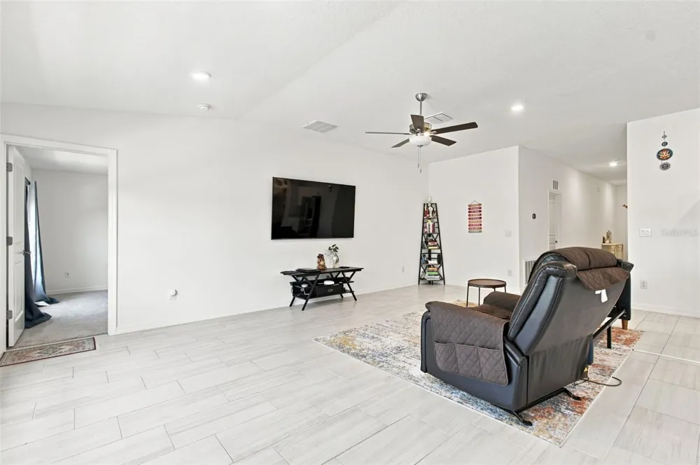 34701 RAINVILLE LOOP Zephyrhills, FL 33541