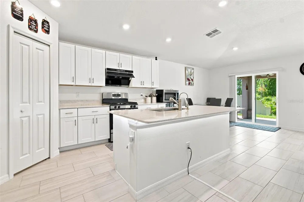34701 RAINVILLE LOOP Zephyrhills, FL 33541