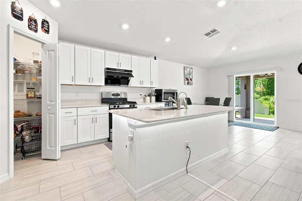 34701 RAINVILLE LOOP Zephyrhills, FL 33541