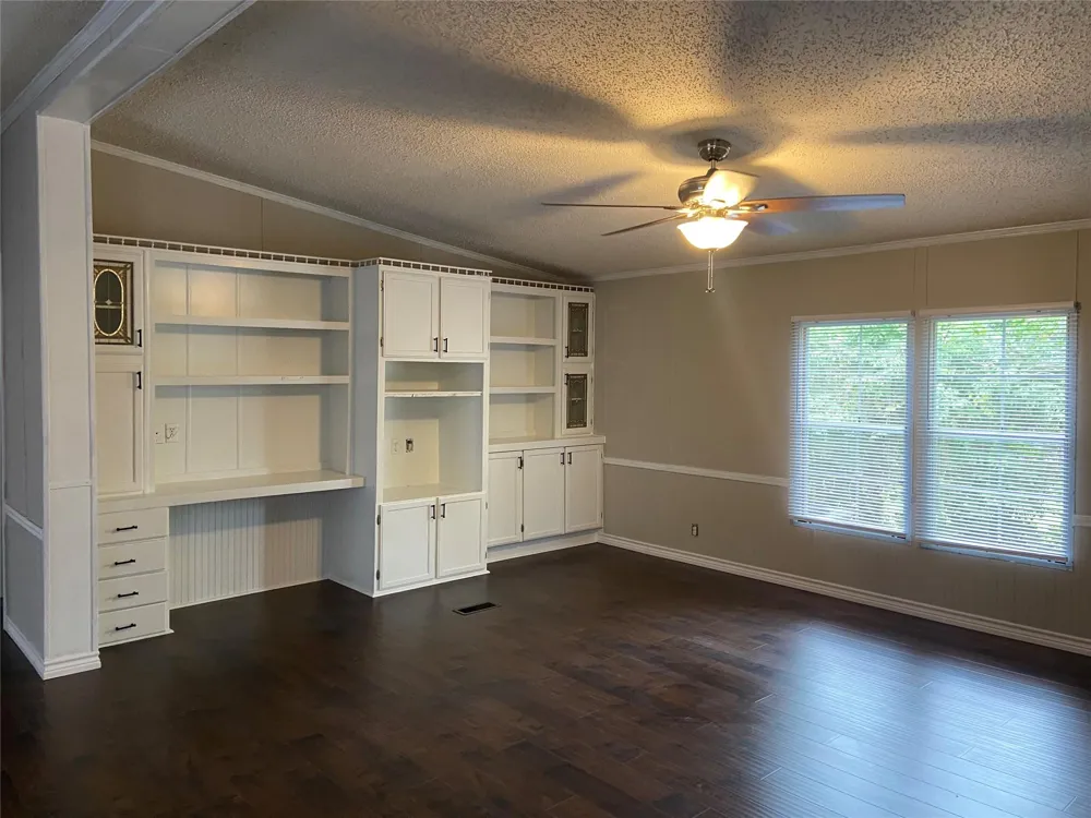 308 Olive Street El Campo, TX 77437