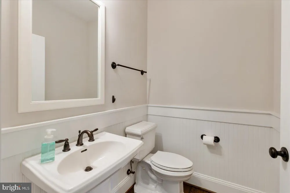 6619 BYRNES DRIVE Mclean, VA 22101