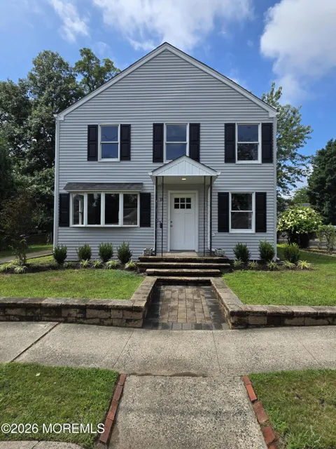18 Maple Avenue #A